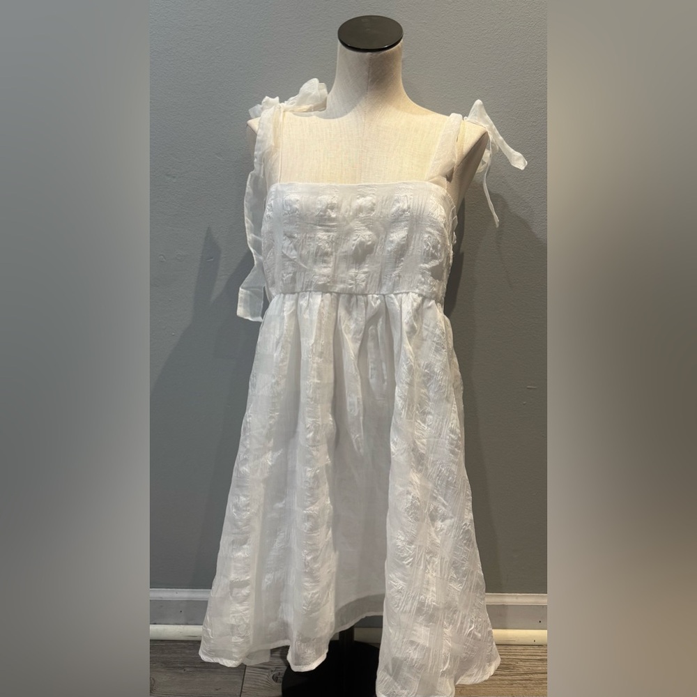 Day + Moon White Babydoll Tiered Bow Tied Straps Mini Dress party wedding L NWT